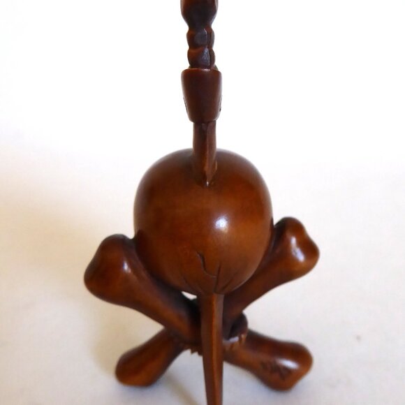 VINTAGE SIGNED JAPAN JAPANESE HAND CARVED WOOD NETSUKE SKULL SWORD - Picture 6 of 14